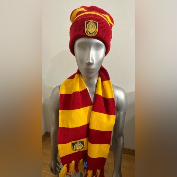 harry potter Other - Harry Potter Gryffindor Cuffed Beanie Knit Hat And Scarf Combo Set